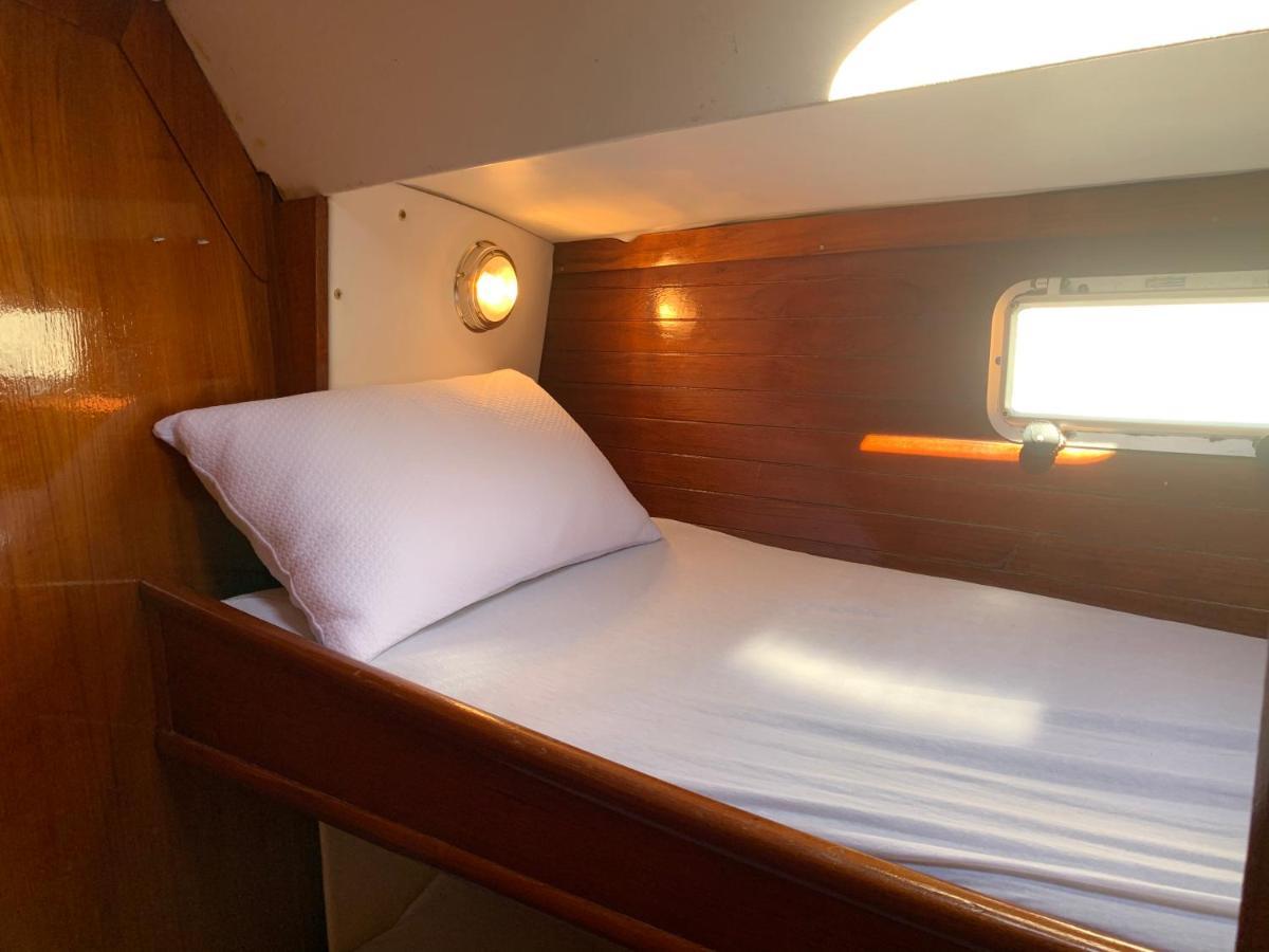 فندق Nuit Sur Un Bateau لا روشيل المظهر الخارجي الصورة