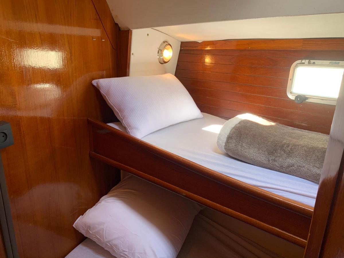 فندق Nuit Sur Un Bateau لا روشيل المظهر الخارجي الصورة