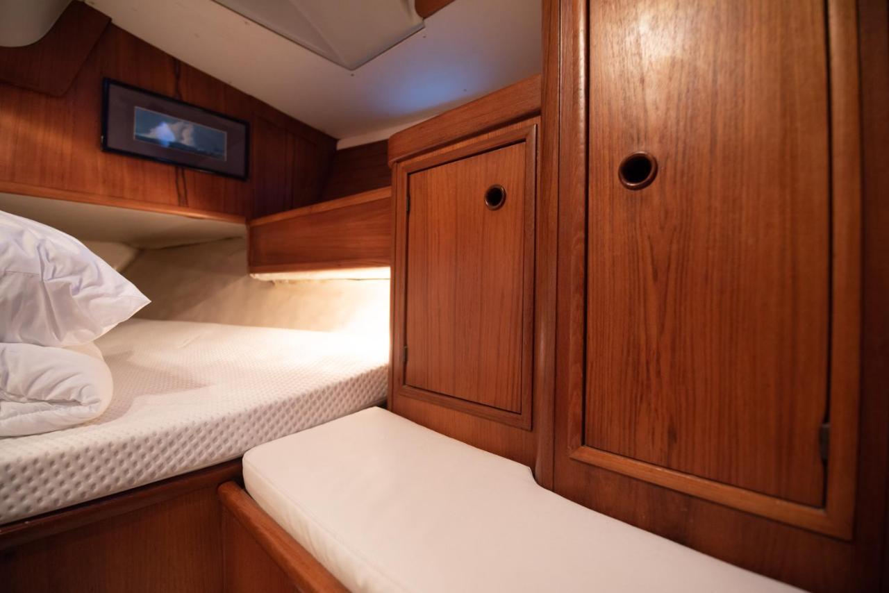 فندق Nuit Sur Un Bateau لا روشيل المظهر الخارجي الصورة