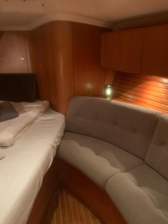 فندق Nuit Sur Un Bateau لا روشيل المظهر الخارجي الصورة
