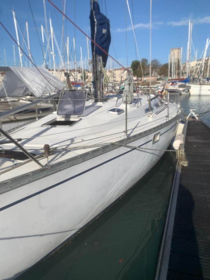 فندق Nuit Sur Un Bateau لا روشيل المظهر الخارجي الصورة